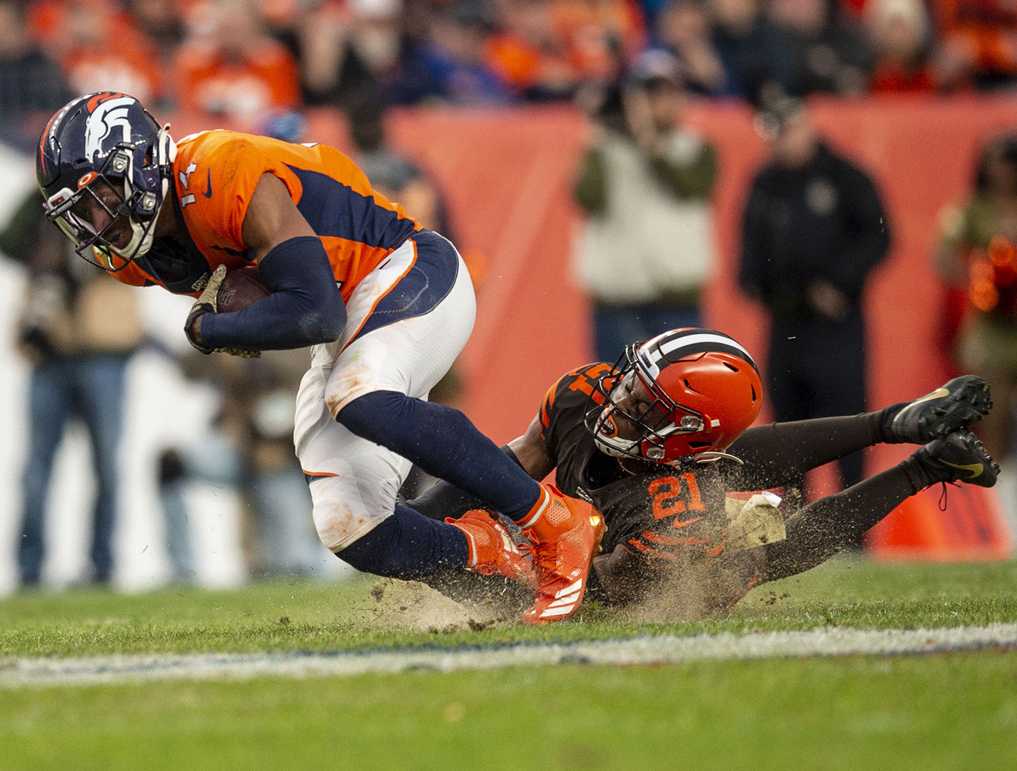 110419-s-broncosvs.browns 06.jpg